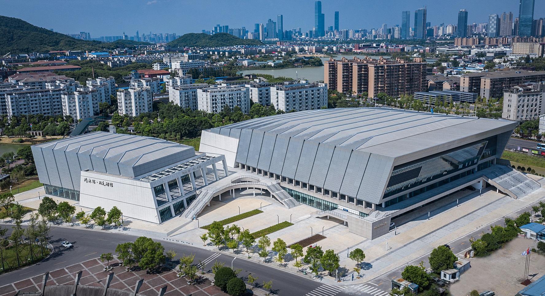 公司承建的中南大學(xué)新校區(qū)體育館（游泳館）建設(shè)工程榮獲兩項(xiàng)（土建、安裝）中國(guó)建設(shè)工程魯班獎(jiǎng)